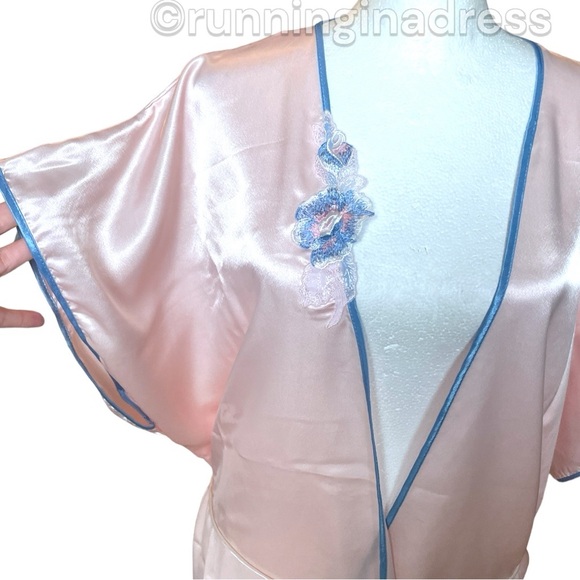 Vintage 80’s Val Mode Lingerie Pink With Blue Trim Floral Appliqué Robe Kimono - Picture 6 of 12